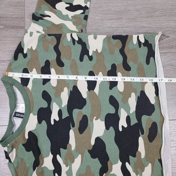 H&M Green Black and Cream Camo Printed Cropped Sweatshirt XS - Picture 15 of 16